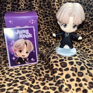 TinyTan Purple Collectible Figure Pack by McDonald BTS collection!